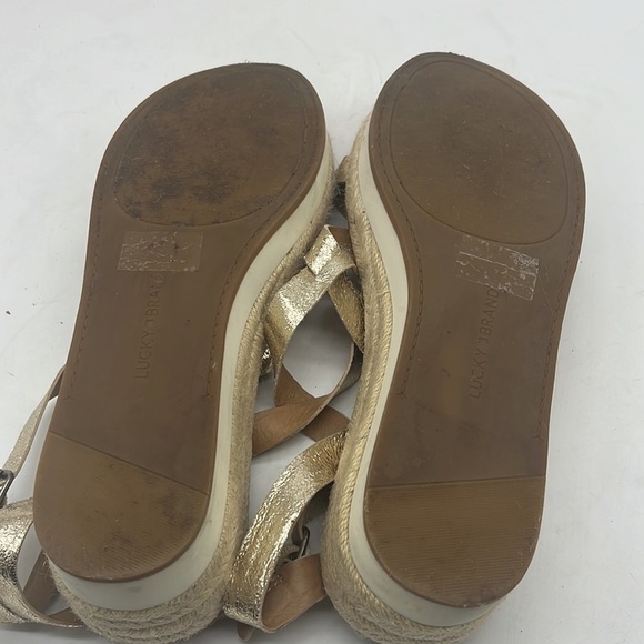 Lucky Brand Gold Strappy Platform Sandal Sz 9. MCS2188F - Picture 7 of 9